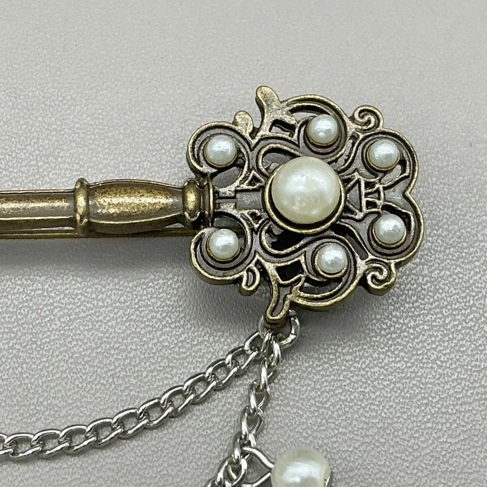 Vintage Key Brooch Pin Women Gold Silver Faux Pearl Dangle Chain Steampunk Style